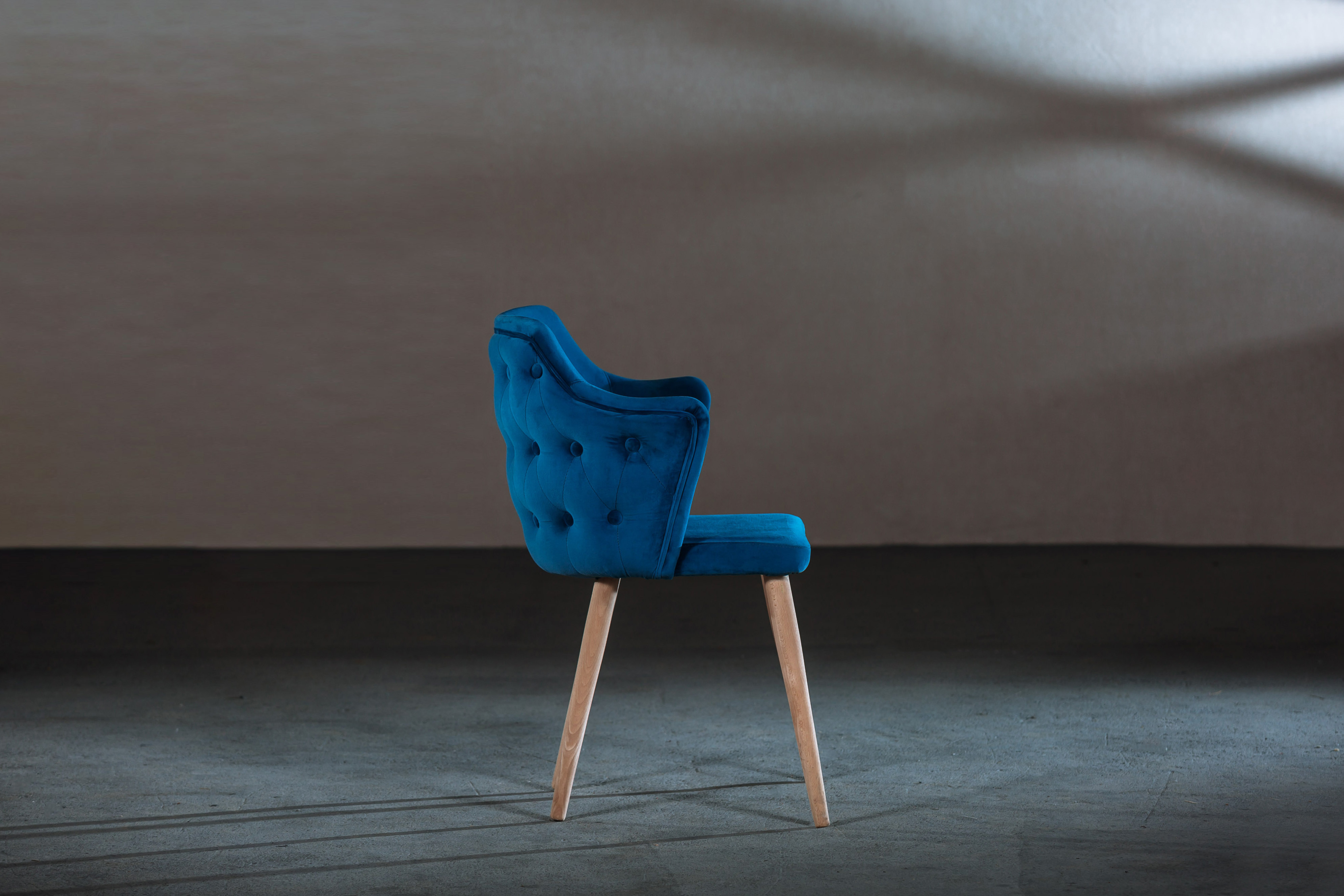 blue_chair_03.jpg